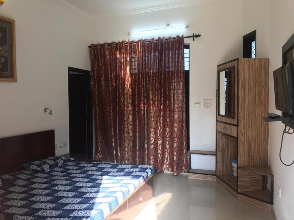 Sai Home Stay Bed & Breakfast- Near Tajmahal Agra  Exterior photo